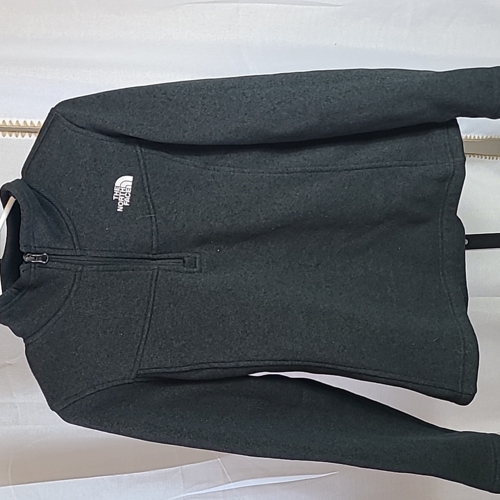 The North Face Charcoal Pullover Size Med